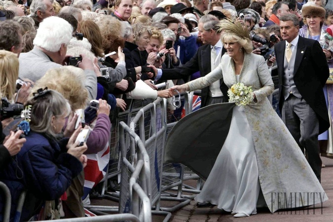 Camilla dostala od kráľovnej radu, ktorú najskôr odignorovala, no hneď vo svoj svadobný deň aj oľutovala. 